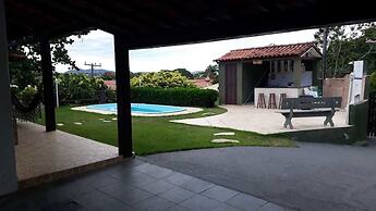 Casa com 4 Suítes e Piscina em Búzios