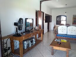 Casa com 4 Suítes e Piscina em Búzios