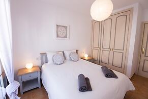 Surfers Retreat - Hostel - Adults Only