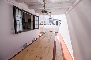 Surfers Retreat - Hostel - Adults Only