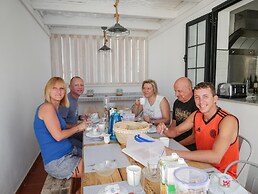 Surfers Retreat - Hostel - Adults Only