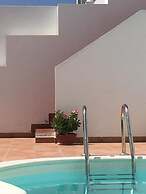 Surfers Retreat - Hostel - Adults Only