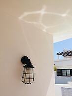 Surfers Retreat - Hostel - Adults Only