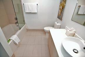 Ocean & Bay View Residence 1 Bed 1 Bath @ Beachwalk Hallandale Beach