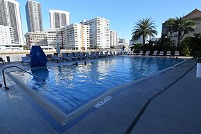 Ocean & Bay View Residence 1 Bed 1 Bath @ Beachwalk Hallandale Beach