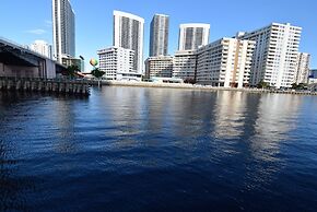 Ocean & Bay View Residence 1 Bed 1 Bath @ Beachwalk Hallandale Beach