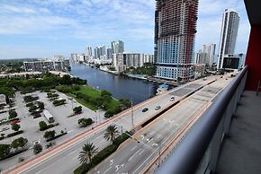 Stunning Bay Views 2 Bed 2 Bath Residence @ Beachwalk