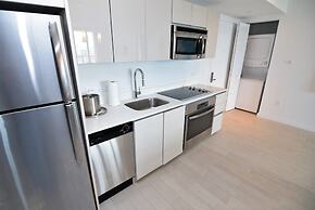 Stunning Bay Views 2 Bed 2 Bath Residence @ Beachwalk