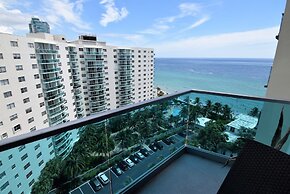 Spectacular Ocean View -  2 Beds + 2 Baths On The Beach