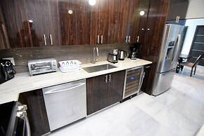 Spectacular Ocean View -  2 Beds + 2 Baths On The Beach