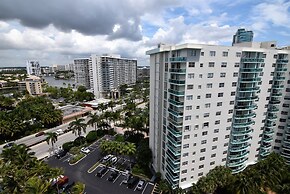 Spectacular Ocean View -  2 Beds + 2 Baths On The Beach