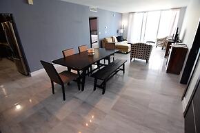 Spectacular Ocean View -  2 Beds + 2 Baths On The Beach