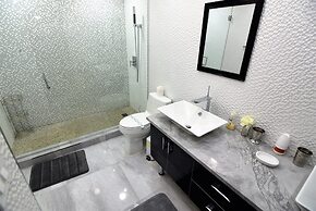 Spectacular Ocean View -  2 Beds + 2 Baths On The Beach