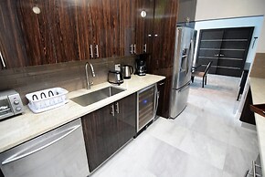 Spectacular Ocean View -  2 Beds + 2 Baths On The Beach