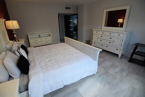 Spectacular Ocean View -  2 Beds + 2 Baths On The Beach