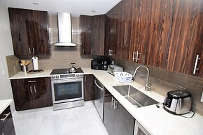 Spectacular Ocean View -  2 Beds + 2 Baths On The Beach