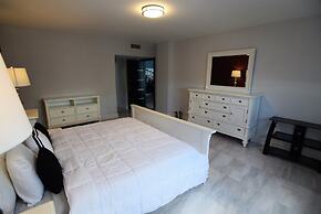 Spectacular Ocean View -  2 Beds + 2 Baths On The Beach