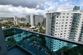 Spectacular Ocean View -  2 Beds + 2 Baths On The Beach