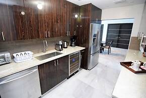 Spectacular Ocean View -  2 Beds + 2 Baths On The Beach