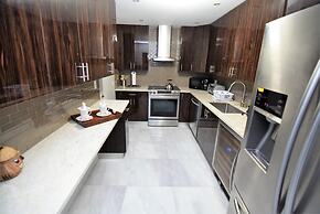 Spectacular Ocean View -  2 Beds + 2 Baths On The Beach