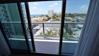 Spectacular 1 Bed Plus Den On To The Amazing Hollywood Beach