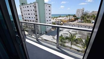 Spectacular 1 Bed Plus Den On To The Amazing Hollywood Beach