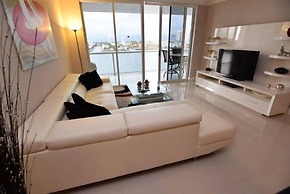 Spectacular Bay View 2 Bed 2 Bath @ Golden Bay Sunny Isles Beach