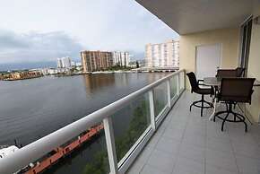 Spectacular Bay View 2 Bed 2 Bath @ Golden Bay Sunny Isles Beach