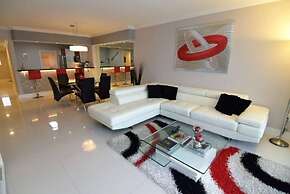 Spectacular Bay View 2 Bed 2 Bath @ Golden Bay Sunny Isles Beach