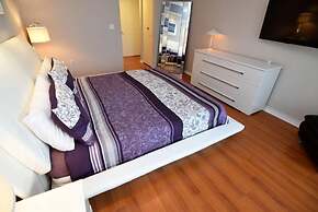 Spectacular Bay View 2 Bed 2 Bath @ Golden Bay Sunny Isles Beach