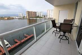 Spectacular Bay View 2 Bed 2 Bath @ Golden Bay Sunny Isles Beach