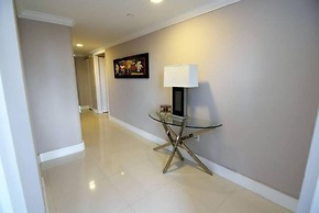 Spectacular Bay View 2 Bed 2 Bath @ Golden Bay Sunny Isles Beach