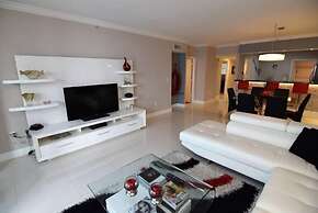 Spectacular Bay View 2 Bed 2 Bath @ Golden Bay Sunny Isles Beach