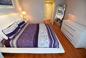 Spectacular Bay View 2 Bed 2 Bath @ Golden Bay Sunny Isles Beach