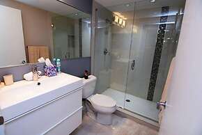 Spectacular Bay View 2 Bed 2 Bath @ Golden Bay Sunny Isles Beach