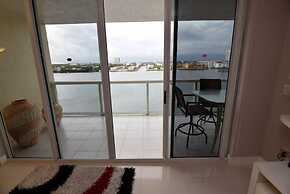 Spectacular Bay View 2 Bed 2 Bath @ Golden Bay Sunny Isles Beach