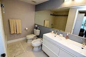 Spectacular Bay View 2 Bed 2 Bath @ Golden Bay Sunny Isles Beach