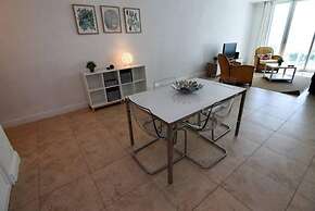 Spectacular 1 Bed 1 Bath @ Tides