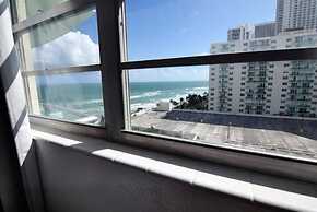 Spectacular 1 Bed 1 Bath @ Tides