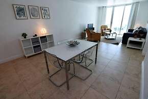 Spectacular 1 Bed 1 Bath @ Tides