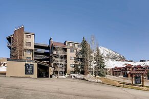 1 Br With Amazing Views Of Mountain Range 1 Bedroom Condo - No Cleanin