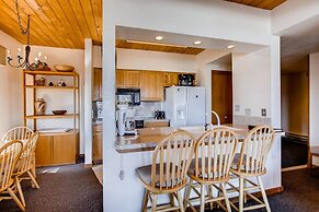 1 Br With Amazing Views Of Mountain Range 1 Bedroom Condo - No Cleanin