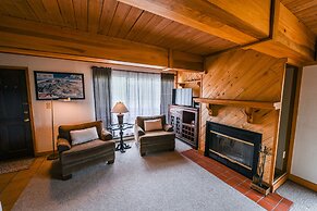 Escape the heat in this family-friendly slopeside condo - No Cleaning 