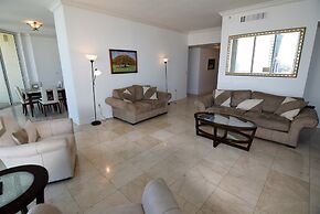 Amazing 4 Bedrooms, 5 Bath + Den Penthouse At La Perla