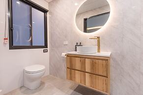 All Seasons Houseboats