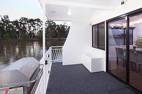 All Seasons Houseboats