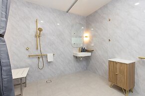 All Seasons Houseboats