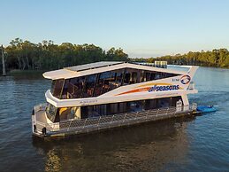 All Seasons Houseboats