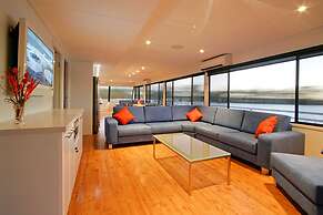 All Seasons Houseboats