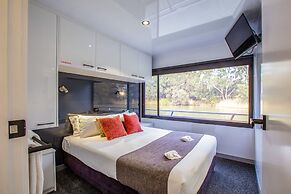 All Seasons Houseboats